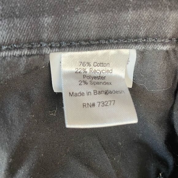 So Black Distressed Denim Shorts Size 13/31W EUC - Picture 4 of 4